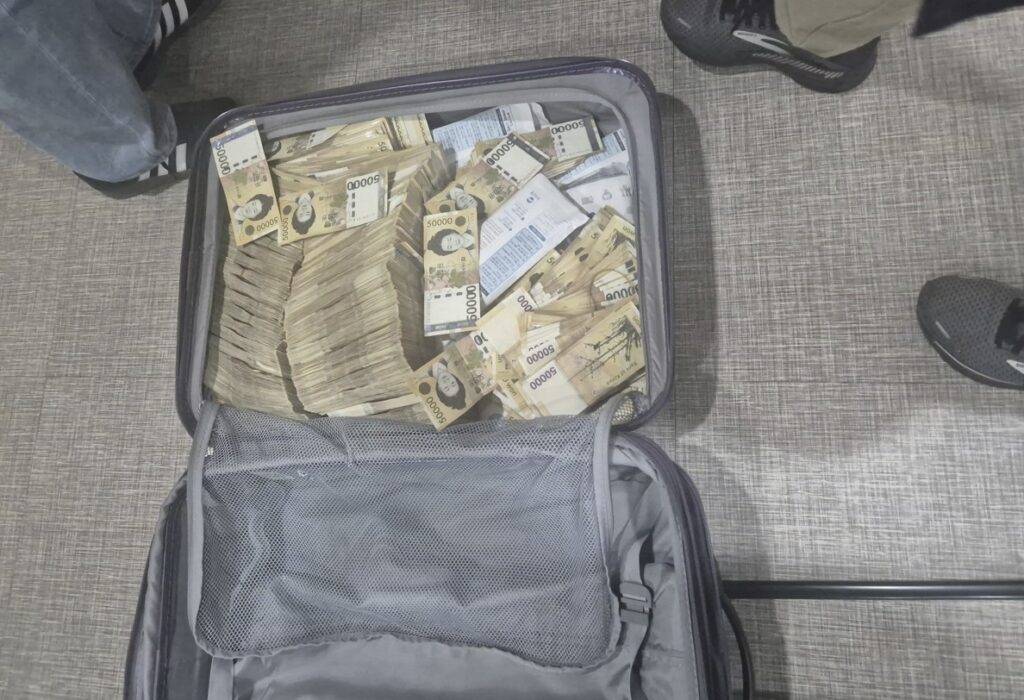 피 같은 세금인데 "이게 무슨"...열 받은 국세청, 결국엔 일냈다 3 고액 상습 체납자