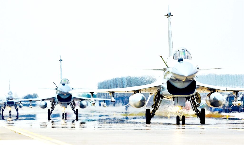 "미사일 장착하고 어디서 날아 왔나?" …'아찔한 상황'에 국제 사회 '초긴장', 중국군 주장 들어보니 3 중국 군용기