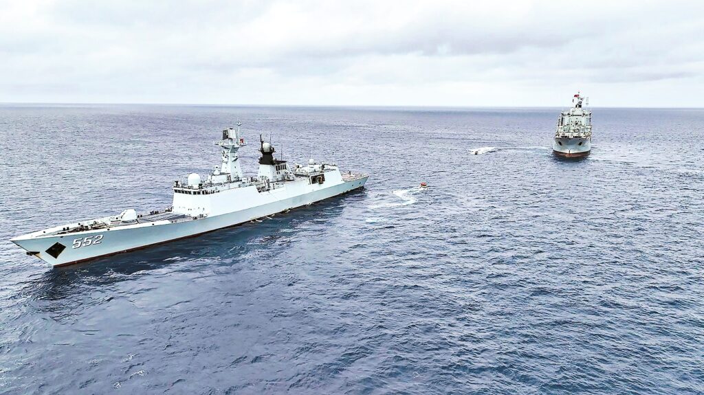 서로 비난하더니 "결국 이렇게 됐다" …분쟁 해역에서 '아찔한 상황', 일본·중국 모두 드디어 2 센카쿠 열도