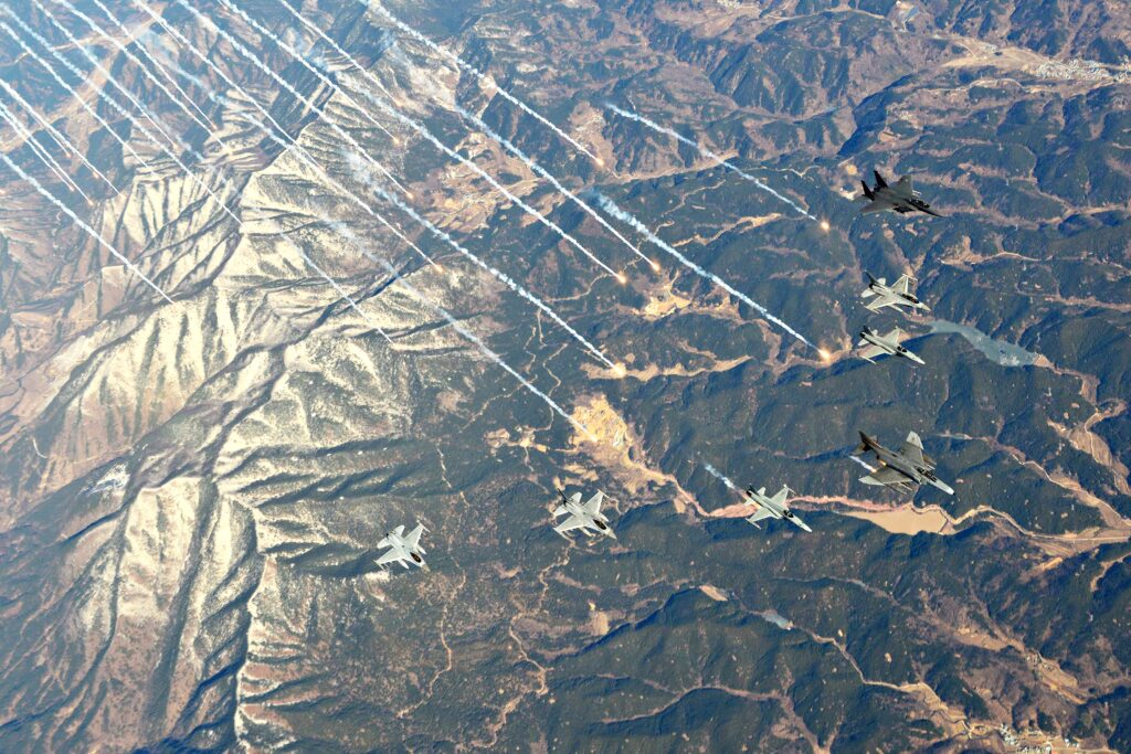 "국제관례마저 무시한 행동에 '아찔'" …긴급 출격한 공군 전투기에 '초긴장', 대체 무슨 일이? 4 KADIZ