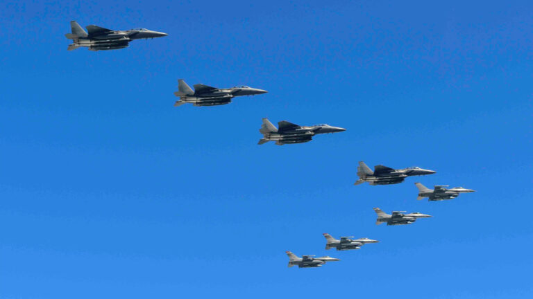 한미 연합 무력 시위 비행