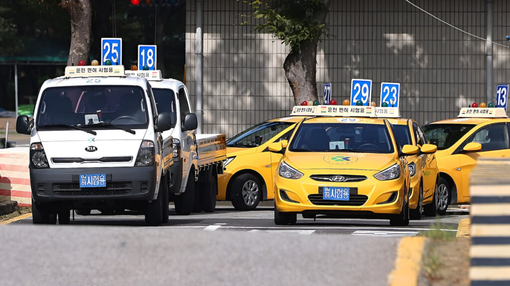 경찰, 12월 되자마자 "칼 빼들었다"…확 바뀐 규정에 운전 초보들 "박수 터져" 3 방문 도로 연수