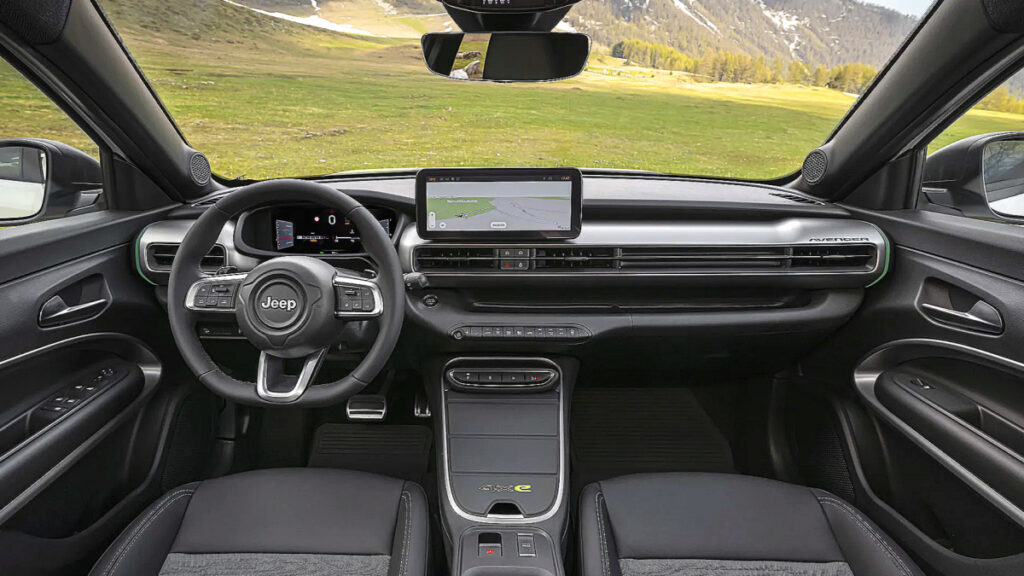 “이런 소형 SUV 처음 본다”…작다고 무시했다가 코나·셀토스 ‘초긴장’ 6 어벤저 MHEV eAWD