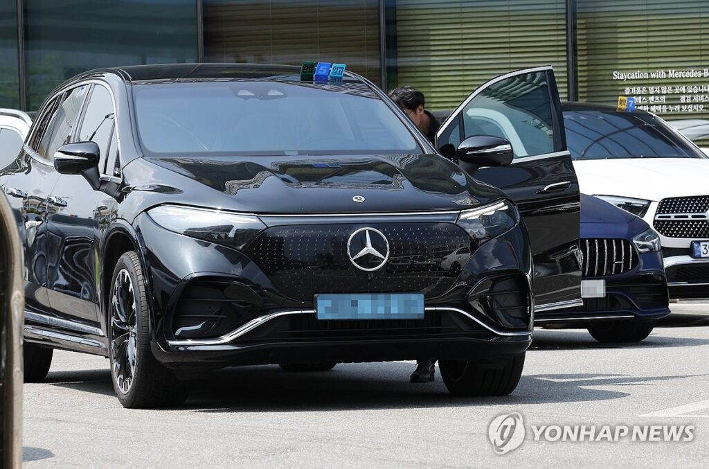 "안전하다더니 홀랑 다 탔는데"…뒷 브레이크까지 없앤다는 벤츠 '이럴 수가' 3 벤츠 전기차 제동