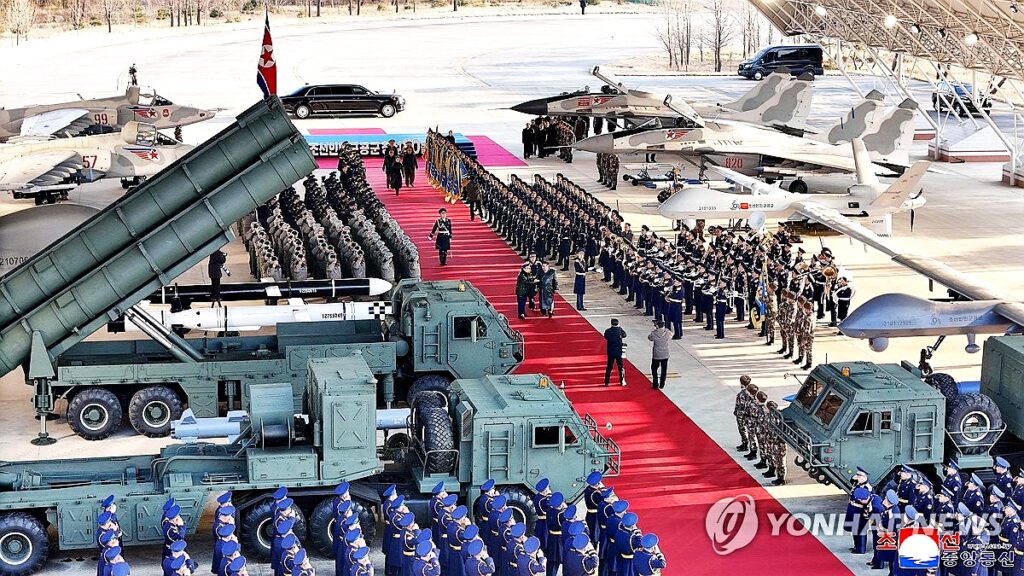"500km 날아서 그대로 '펑'" …우려하던 '서울 불바다' 현실로? 북한이 준비한 신무기에 '아찔' 5 북한판 타우러스