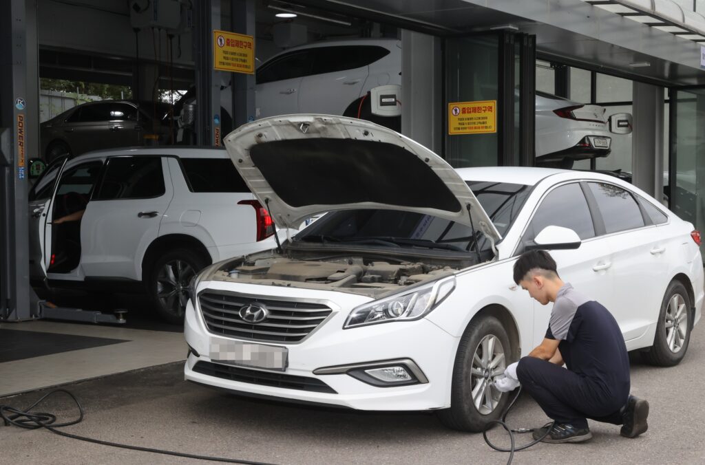"제발 좀 쓰세요" 정부가 애원해도...카센터 사장님이 뜯어말리는 이유 3 품질인증부품 비교시험