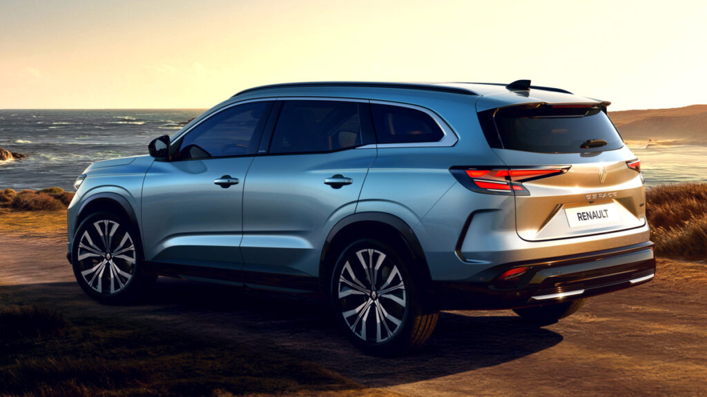 "그랑 콜레오스 망설였는데 잘됐다"...르노, '쏘렌토급 SUV' 신차 등장에 아빠들 '환호' 3 르노 에스파스