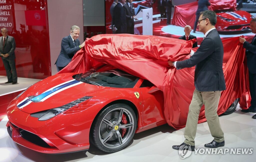 수억 대 팔더니 "기어이 해냈다"…페라리 회장도 홀린 삼성의 '신의 한 수' 깜짝 3 삼성디스플레이 경쟁력