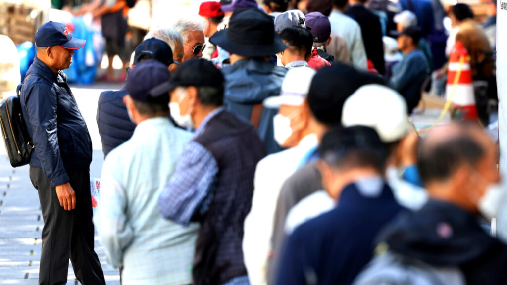 "은퇴 후 300씩 따박따박" 옛말 되나…'이것' 한국 상륙 소식에 5060세대 '초비상' 1 테슬라 로보택시 앱 출시