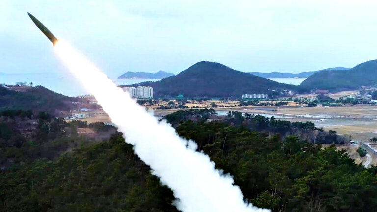 전술 지대지 유도 무기 '우레'