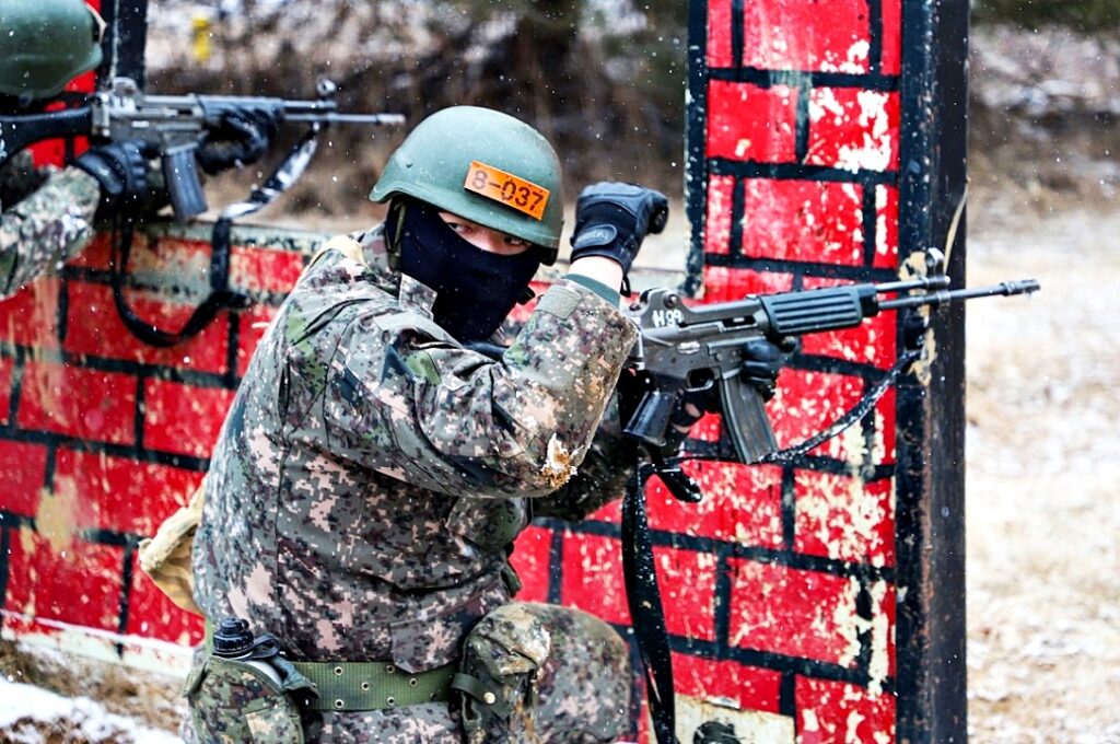군대 갈 사람 없다더니 "다 이유가 있었네" …병무청 발표에 '화들짝', 대체 뭐 하고 있었나 '분통' 2 병역 기피