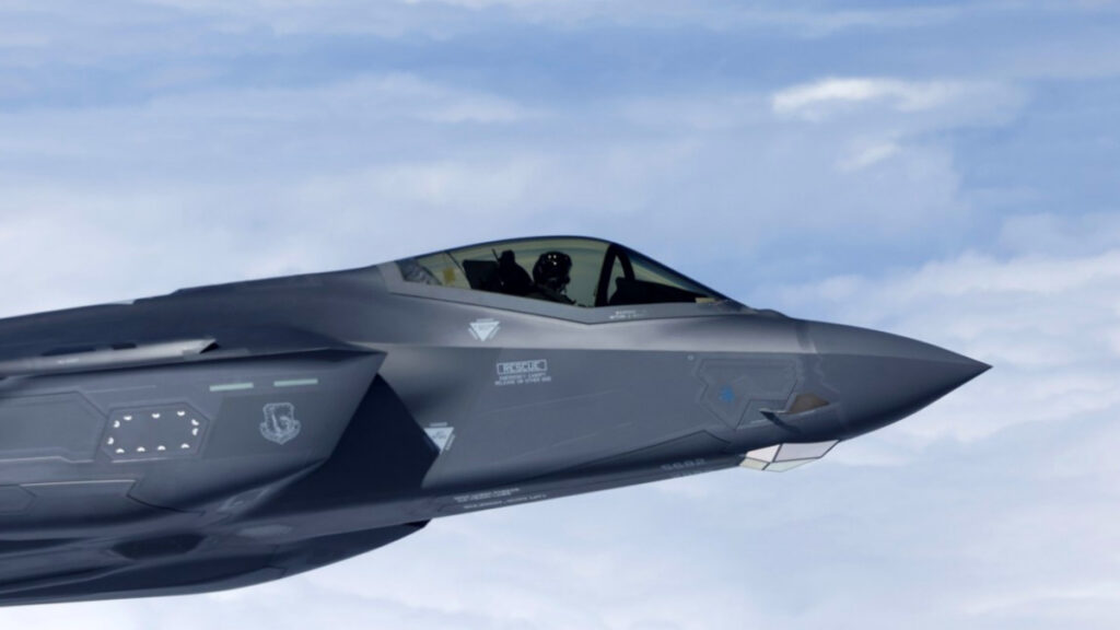 "좋다고 러시아 무기 주워 왔는데 결국" …미국 눈 밖에 났던 '이 나라', 미사일 환불하고 사려는 무기 보니 1 F-35