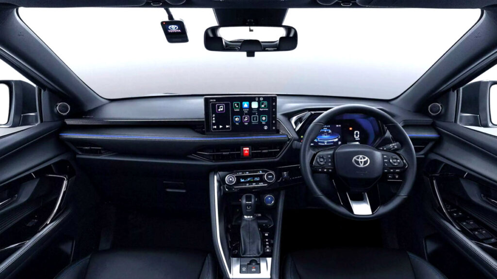 야리스 크로스 나이트쉐이드