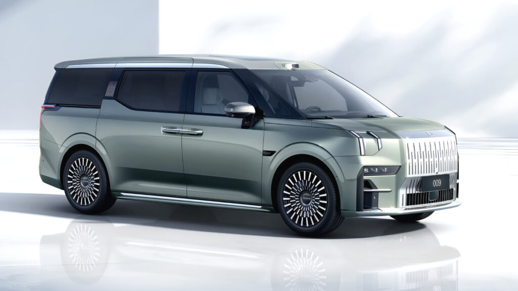 “한국에 줄줄이 몰린다더니”…카니발보다 덩치 큰 밴까지? ‘예상 밖 가격’에 ‘발칵’ 4 지커 009