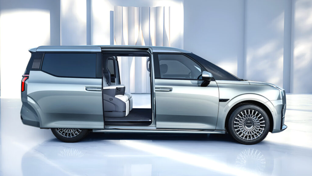 “한국에 줄줄이 몰린다더니”…카니발보다 덩치 큰 밴까지? ‘예상 밖 가격’에 ‘발칵’ 5 지커 009