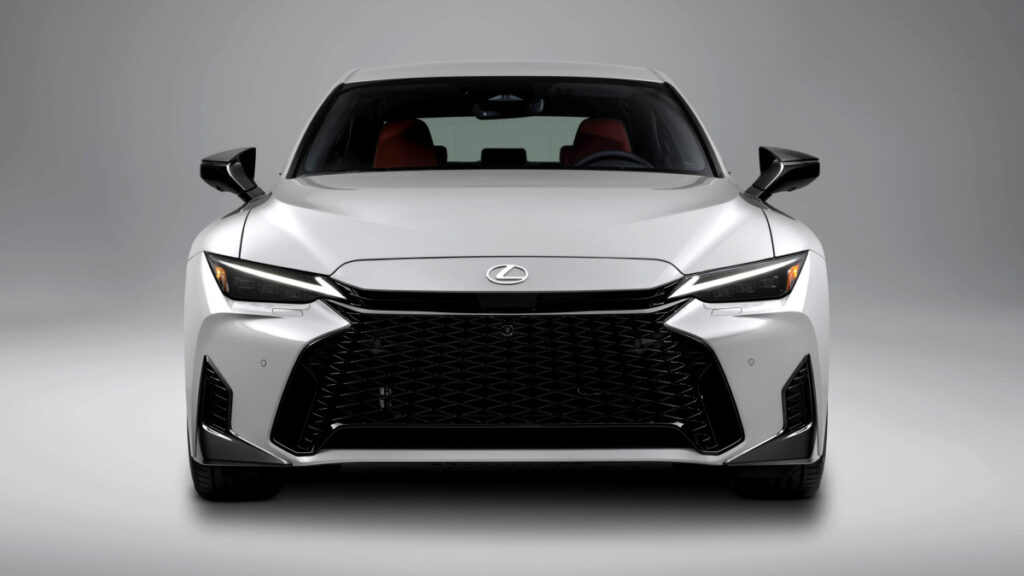 "제네시스 G70 단종된다는데"...뜻밖의 신차 등장에 아빠들 '웃음꽃 활짝' 3 2026 렉서스 세단 IS