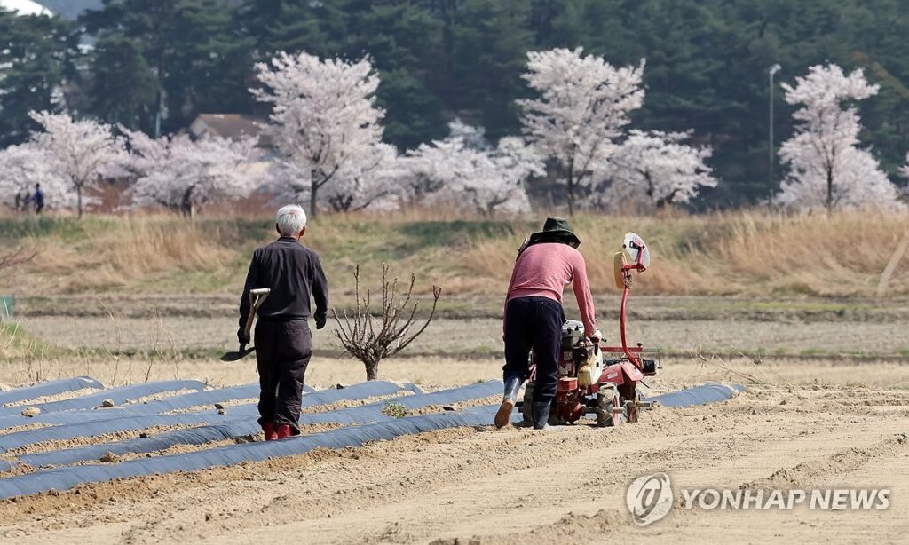"나라의 근간이 무너진다"…5060 '우르르' 떠나자, 대한민국 '초유의 사태' 3 농업 소멸 위기