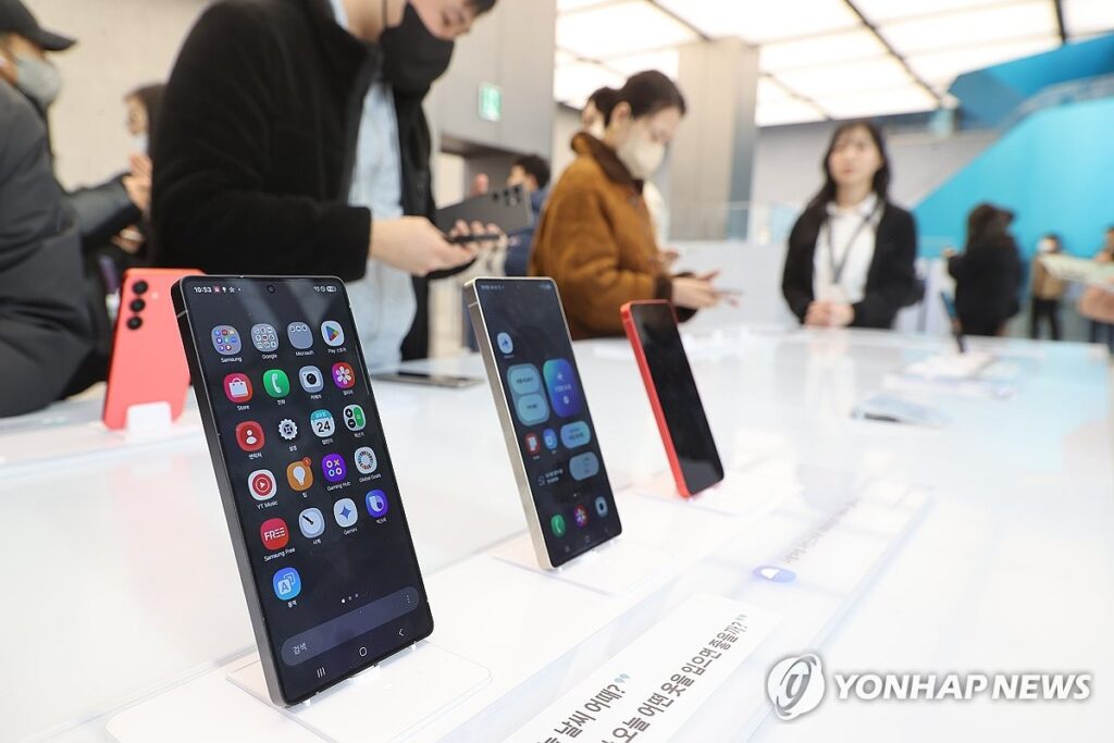 "삼성만 믿었는데 이럴 수가"…'수십만 원' 오른다는 소식에 소비자들 '날벼락' 2 갤럭시 가격 인상 예정