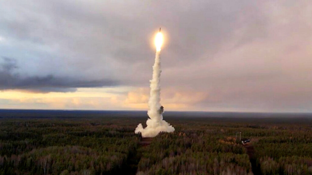 "폴란드 눈앞에 경고장 투척했다" …작정한 러시아의 '살벌한 경고', 유럽 전체 '초긴장'한 사태 봤더니 1 오레시니크 미사일