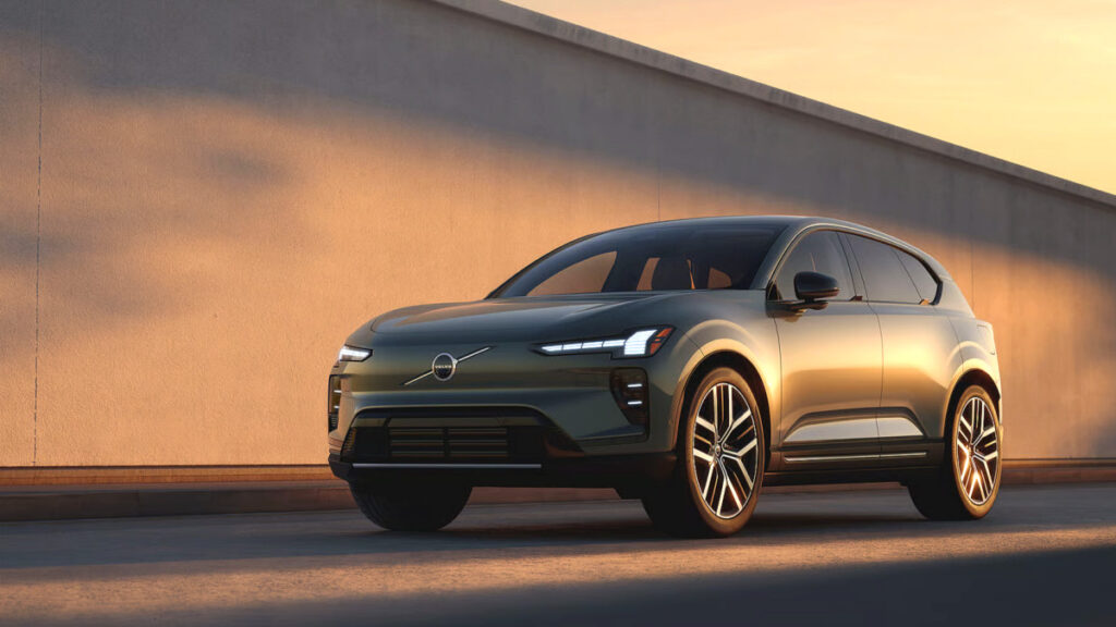 "한번 타면 제네시스 못 탑니다"…GV70 계약금 빼게 만든 '괴물' 등장 4 볼보 EX60