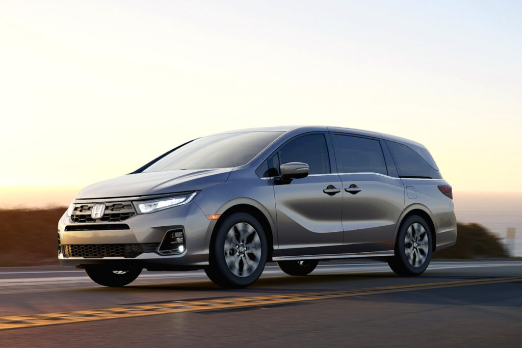 "싸게 사서 평생 탄다"...카니발에서 갈아탄 아빠들 "이게 진짜 혜자" 2 카니발