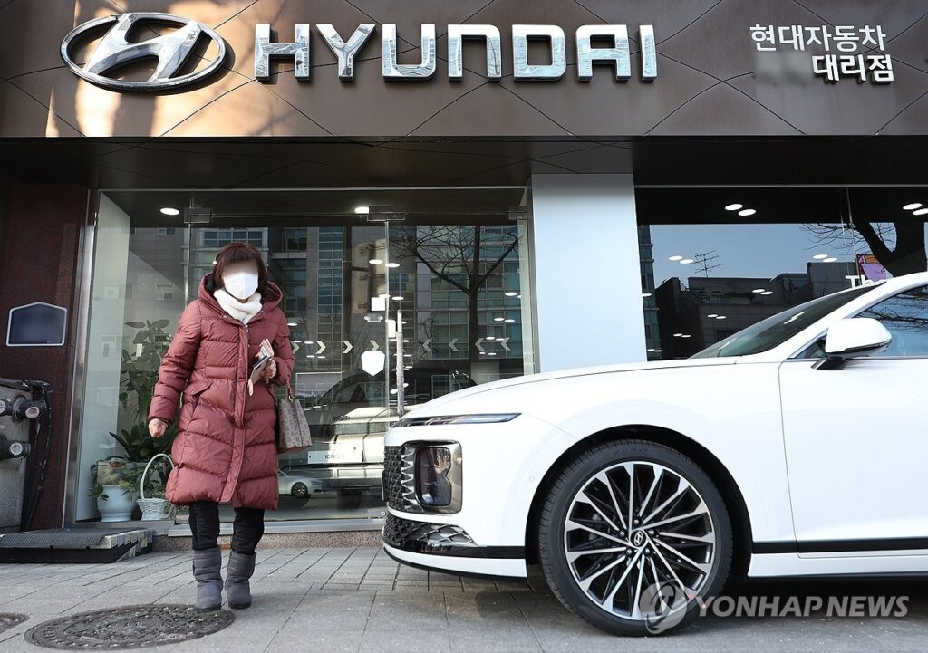 "공장 마당에 싼타페·그랜저 꽉 찼다"…현대차, 결국 '눈물의 할인' 시작 2 현대차 할인