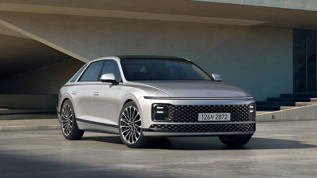 그렇게 욕먹던 '국민 세단' 그랜저...결국 결단 내렸다 1 그랜저 페이스리프트