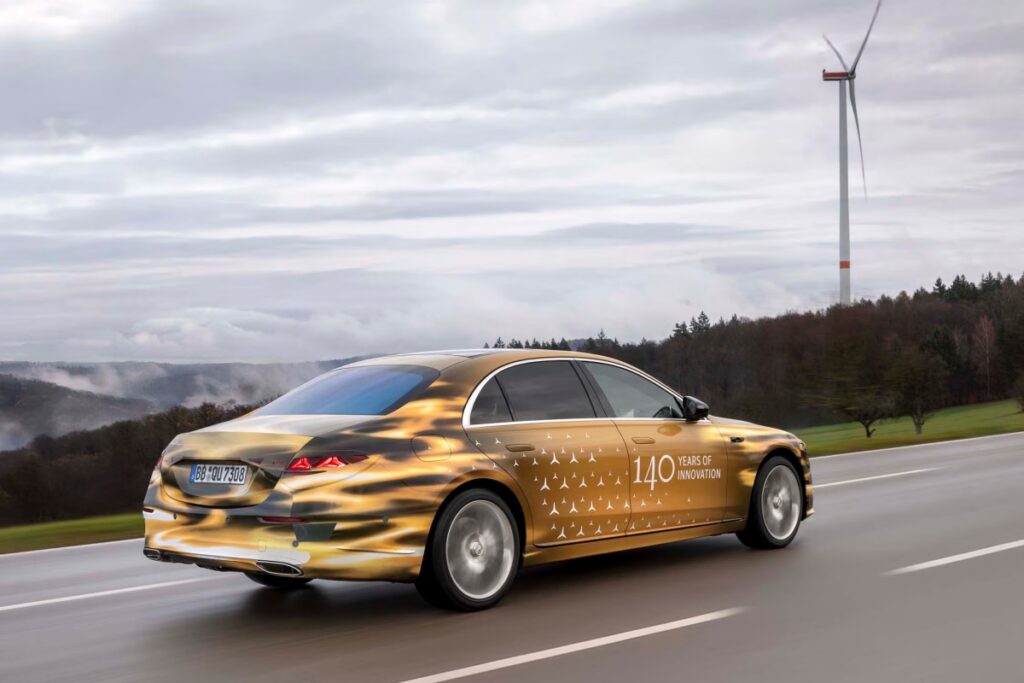 "벤츠가 드디어 정신 차렸네"...아빠들 불만 싹 다 고쳐 나온 신차 예고에 '난리' 3 벤츠