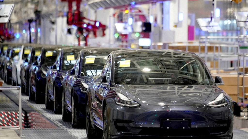 "현대차 위기설, 결국 현실 되네요"…한국인들까지 등 돌리자 '심각한 상황' 2 중국 상하이 테슬라 공장