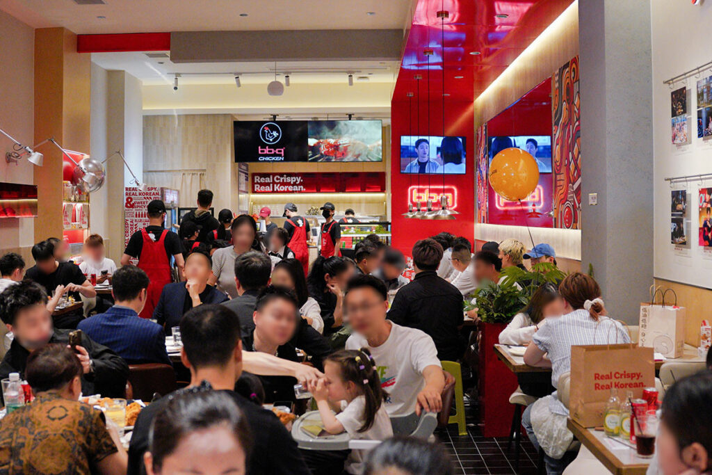 "대체 이 맛 뭐냐" 외국인들 난리 나더니…한국 맛에 지구 반대편까지 '초대박' 3 BBQ 해외 시장 대박