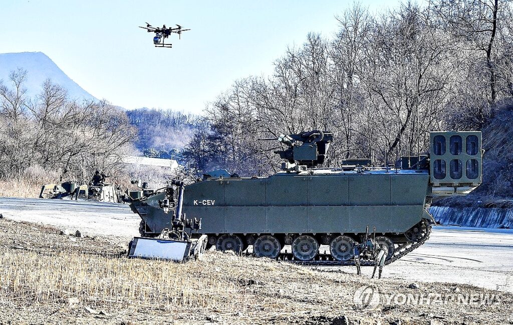 "북한군 방어선 단번에 뚫는다" …지금껏 '이런 무기'는 처음, 압도적 위용에 '초대박' 조짐 2 K-CEV