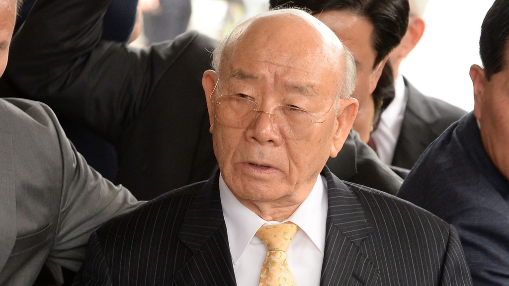 "제2의 전두환 되나"...윤석열 무기징역, 사형과 다른 '결정적 차이' 보니 4 윤석열 전 대통령 무기징역 선고