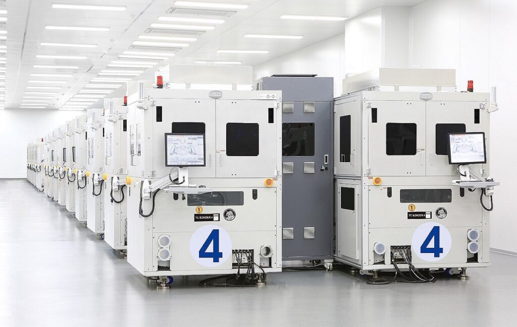 "불모지에서 시작해 46년 만에 해냈다"…"수천 조 황금 시장" 열리자, 韓 업계 '활짝' 5 한미반도체 투인원 기술 성공