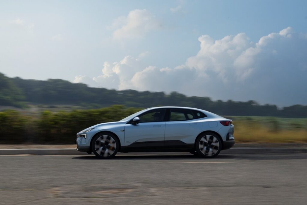 "한국으로 공장 옮기더니 초대박"…현대차도 아닌데 역대급 판매량 '감탄' 5 볼보 폴스타 6 출시 연기