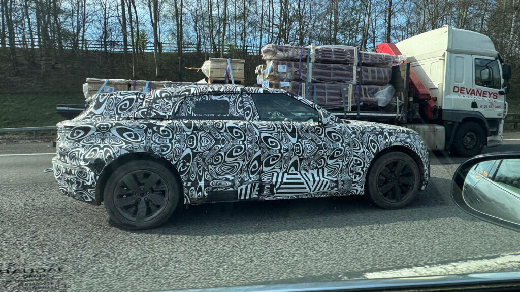 레인지로버 벨라 EV