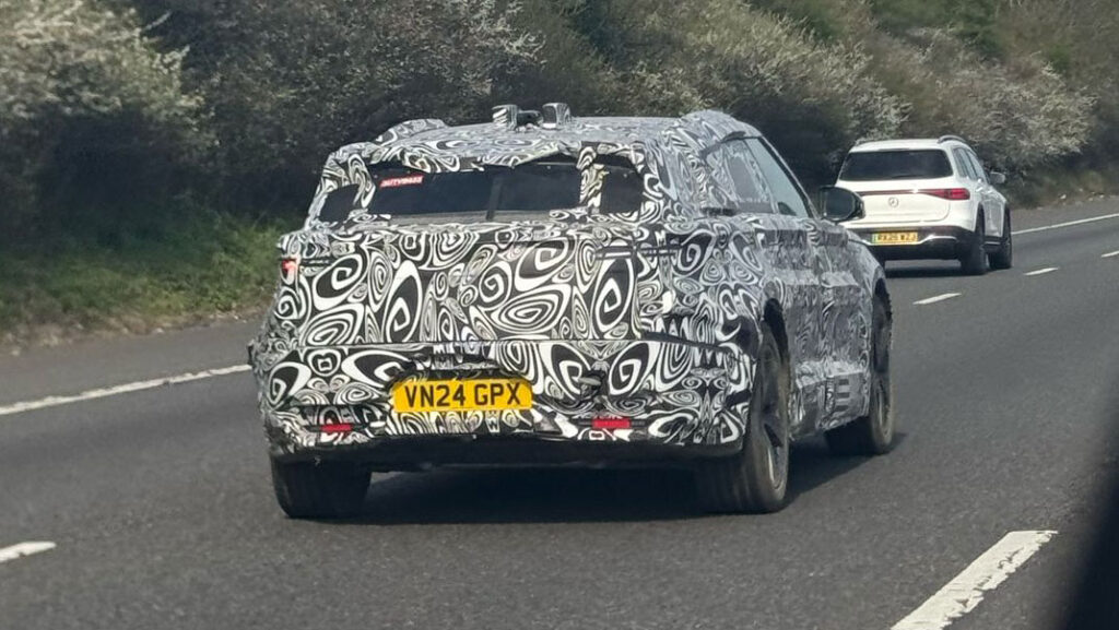 레인지로버 벨라 EV