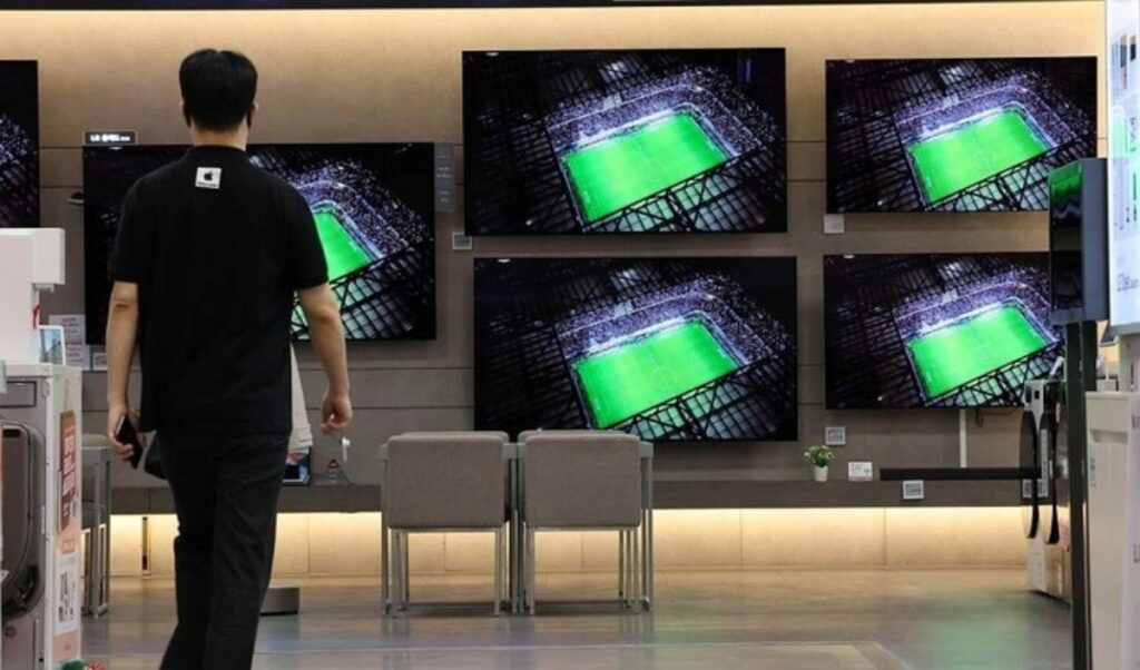 "삼성·LG 믿었는데 이럴 수가"...물량 공세에 결국 뒤집히자, 업계 '초비상' 2 중국