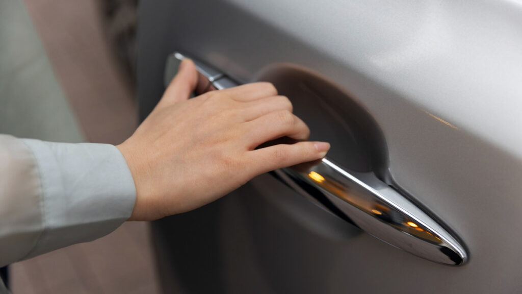 중국 전기차 도어 손잡이 금지