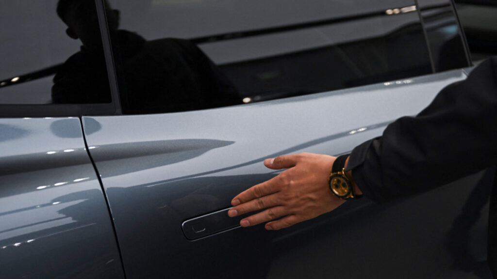 중국 전기차 도어 손잡이 금지