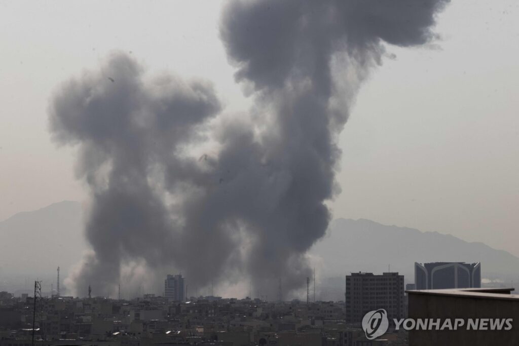 "단순 공격이 아니다"...마침내 움직인 이스라엘·미국, 심상치 않은 규모에 전 세계 '초긴장' 3 이란