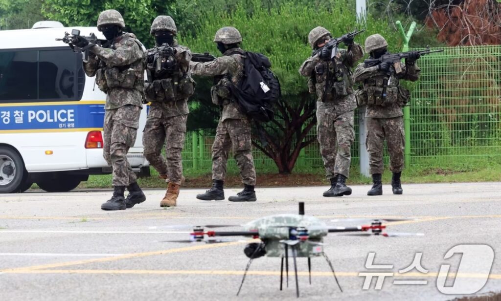 "한국 육군에 이런 부대가 존재했다?" …우리 국민들 아무도 몰랐던 정체, 무슨 임무 수행하나 봤더니 3 드론 유닛