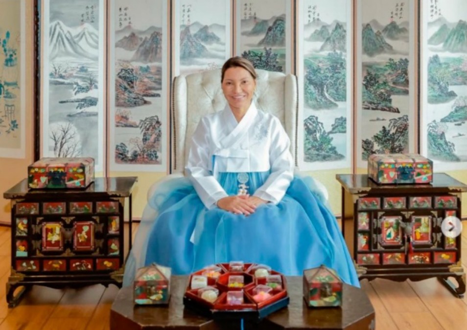 호잔젤라 다시우바 한복 차림