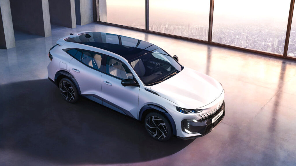 "아빠들 마음 완전히 돌아섰다" …한 달 만에 5천 대 돌파, 쏘렌토·팰리세이드 긴장시킨 '이 차' 3 르노