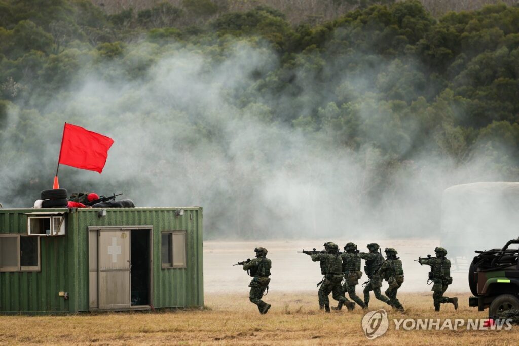 중국 회색전술 압박 확대