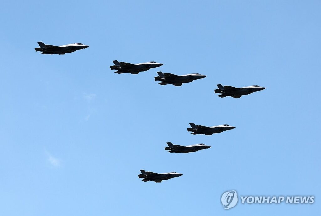 "일본, 괴물급 차세대 무기 띄웠다"…한반도까지 '무방비 상황' 치닫자 '초비상 사태' 4 일본 EC-2 첫 비행 성공