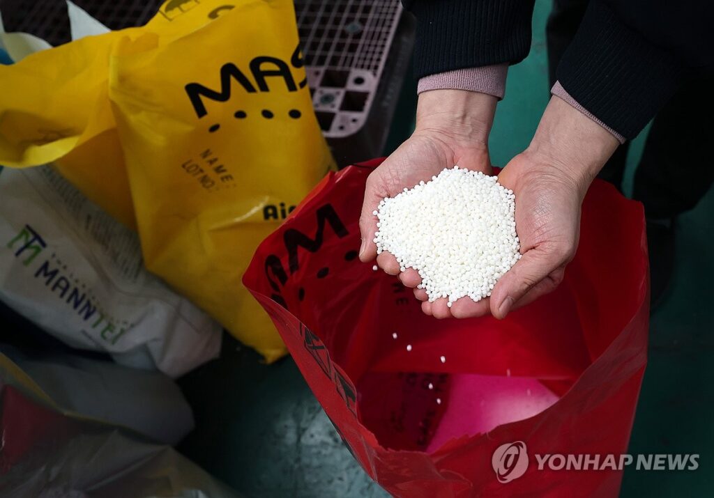 "이러다 LG 공장 멈춘다"…월 400만 톤 쓰는데 덮친 연쇄 셧다운 위기에 '발칵' 2 나프타 수급 위기 돌파