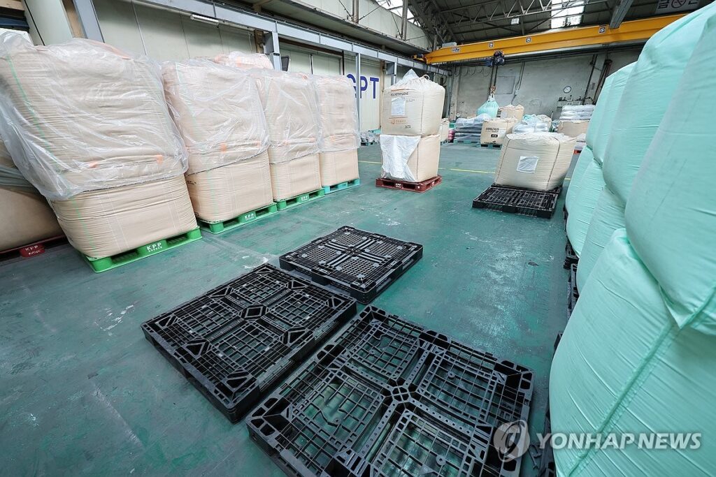 "이러다 LG 공장 멈춘다"…월 400만 톤 쓰는데 덮친 연쇄 셧다운 위기에 '발칵' 5 나프타 수급 위기 돌파