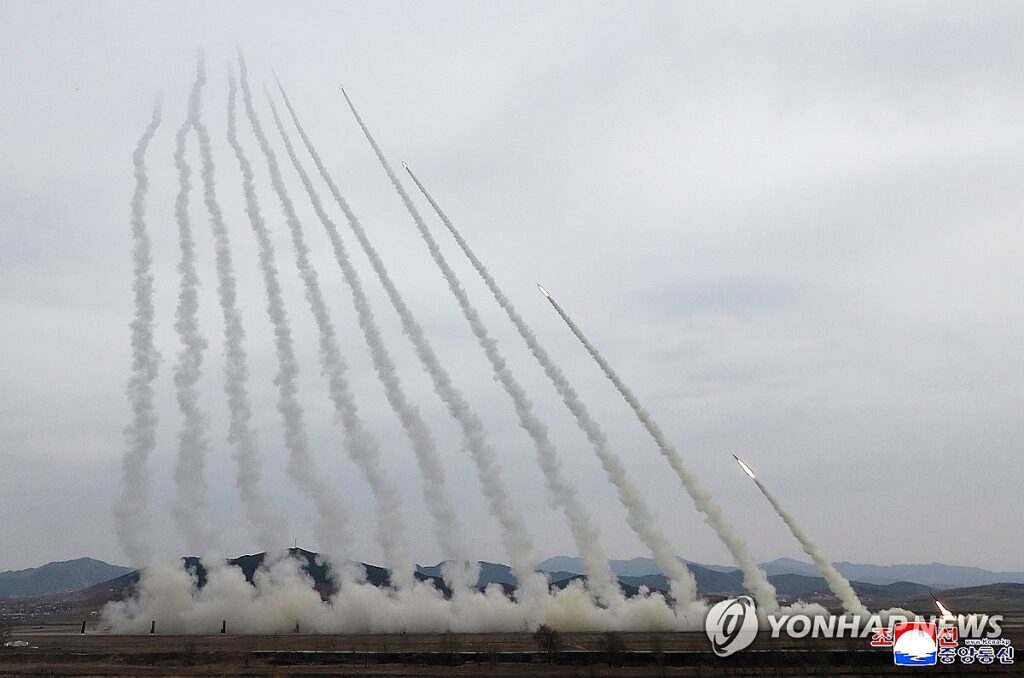 "420km 사정권이라 언급했다" …이건 정말 심각한 문제, 이대로면 우리 국민들 '초비상' 4 북한