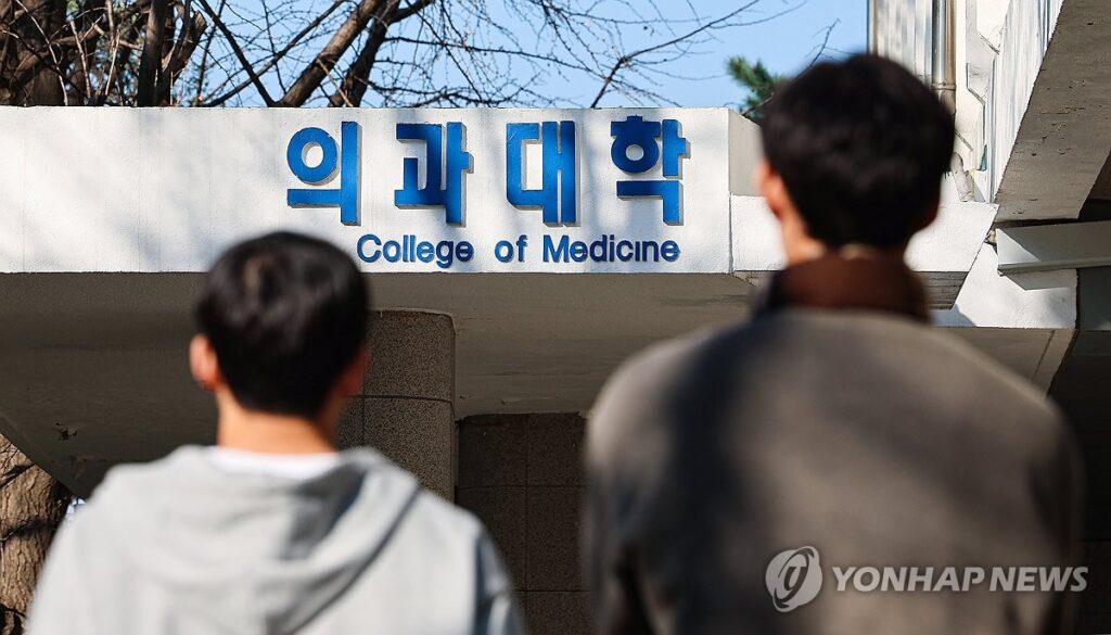 "삶 전체가 송두리째 바뀌었다"...틀니 하나로 이어진 5년간의 인연, 전 국민 '뭉클' 4 틀니