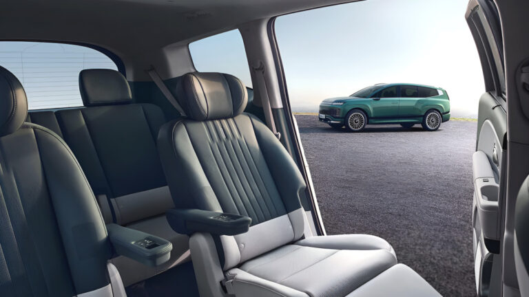 현대차 대형 전기 SUV 아이오닉9 올해의 차 3관왕